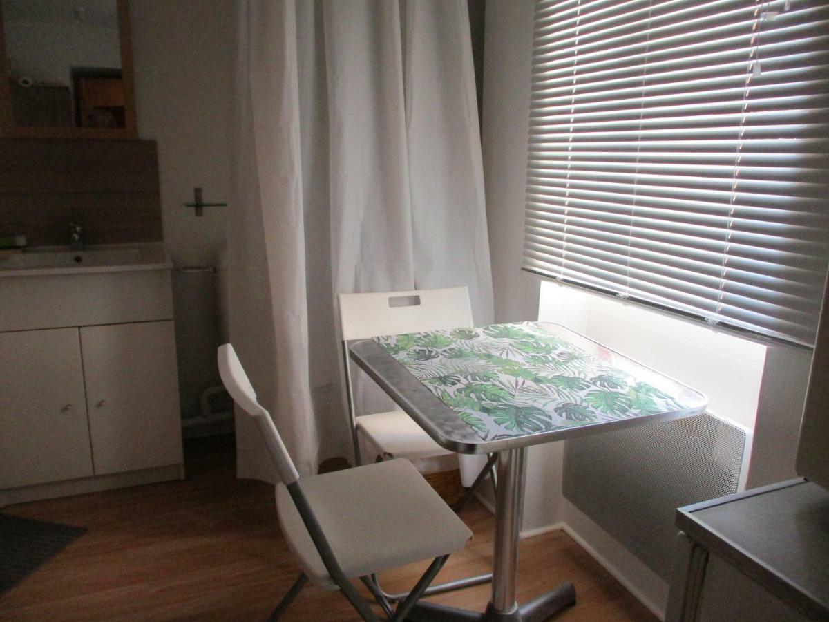 Appartement petit studio à Lodève Extérieur photo
